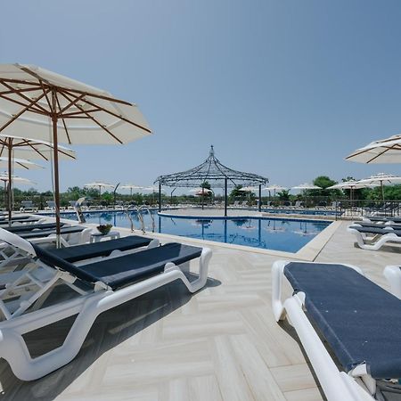 Imperial Family Resort 乌尔齐尼 外观 照片