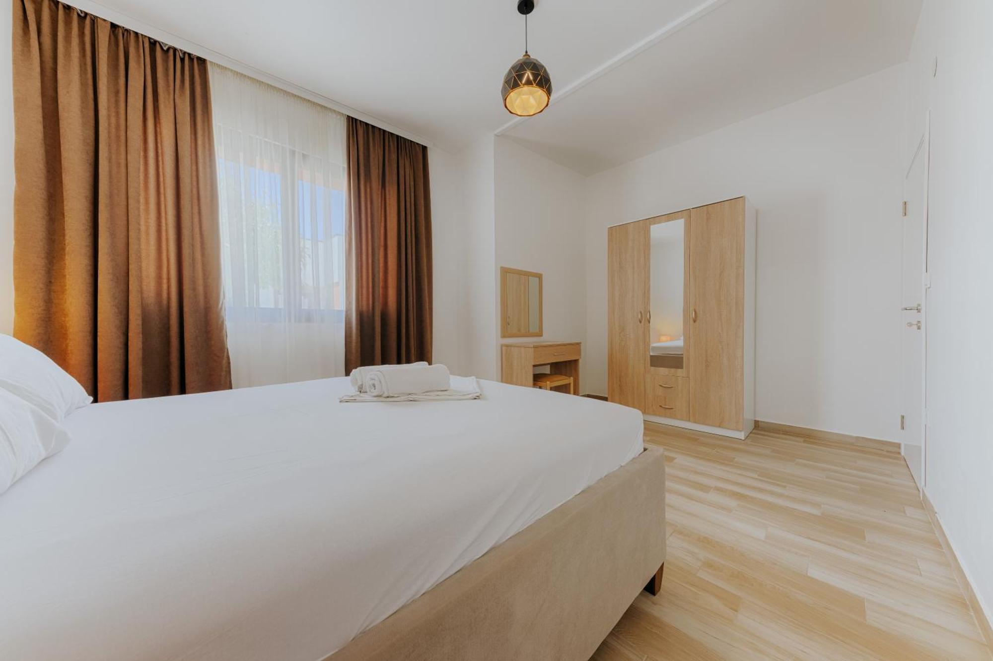 Imperial Family Resort 乌尔齐尼 外观 照片