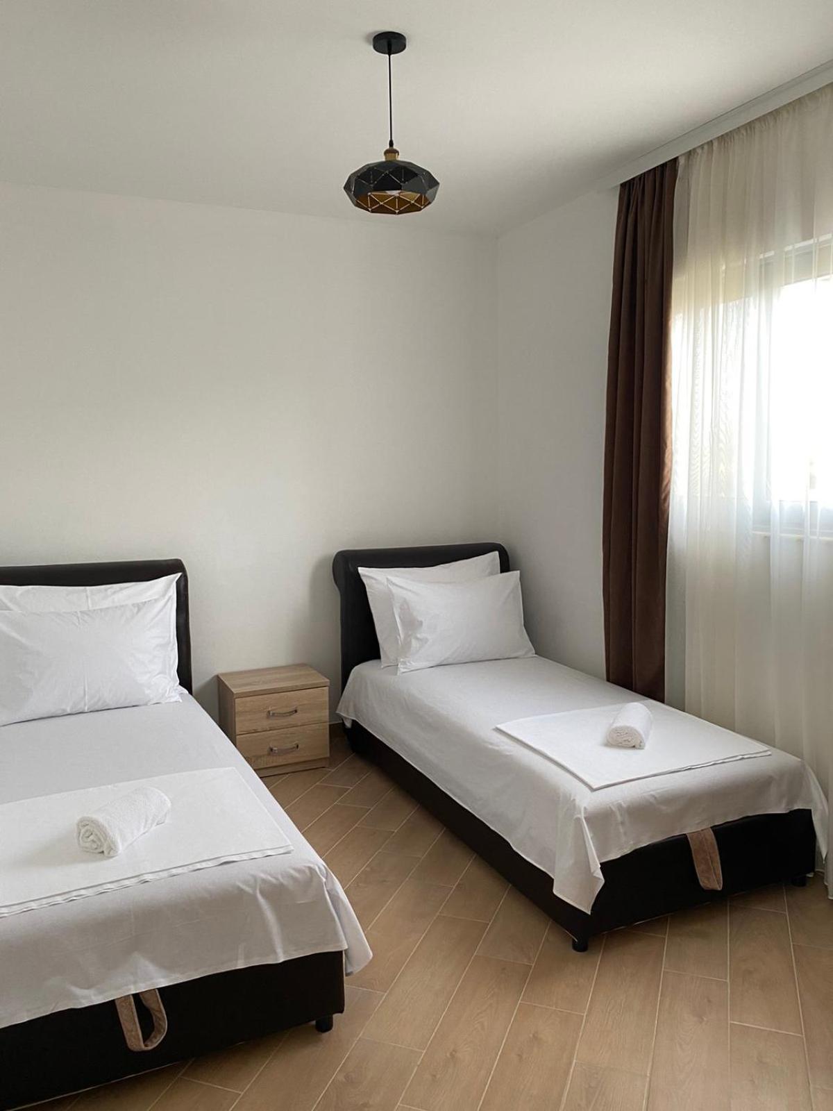 Imperial Family Resort 乌尔齐尼 外观 照片